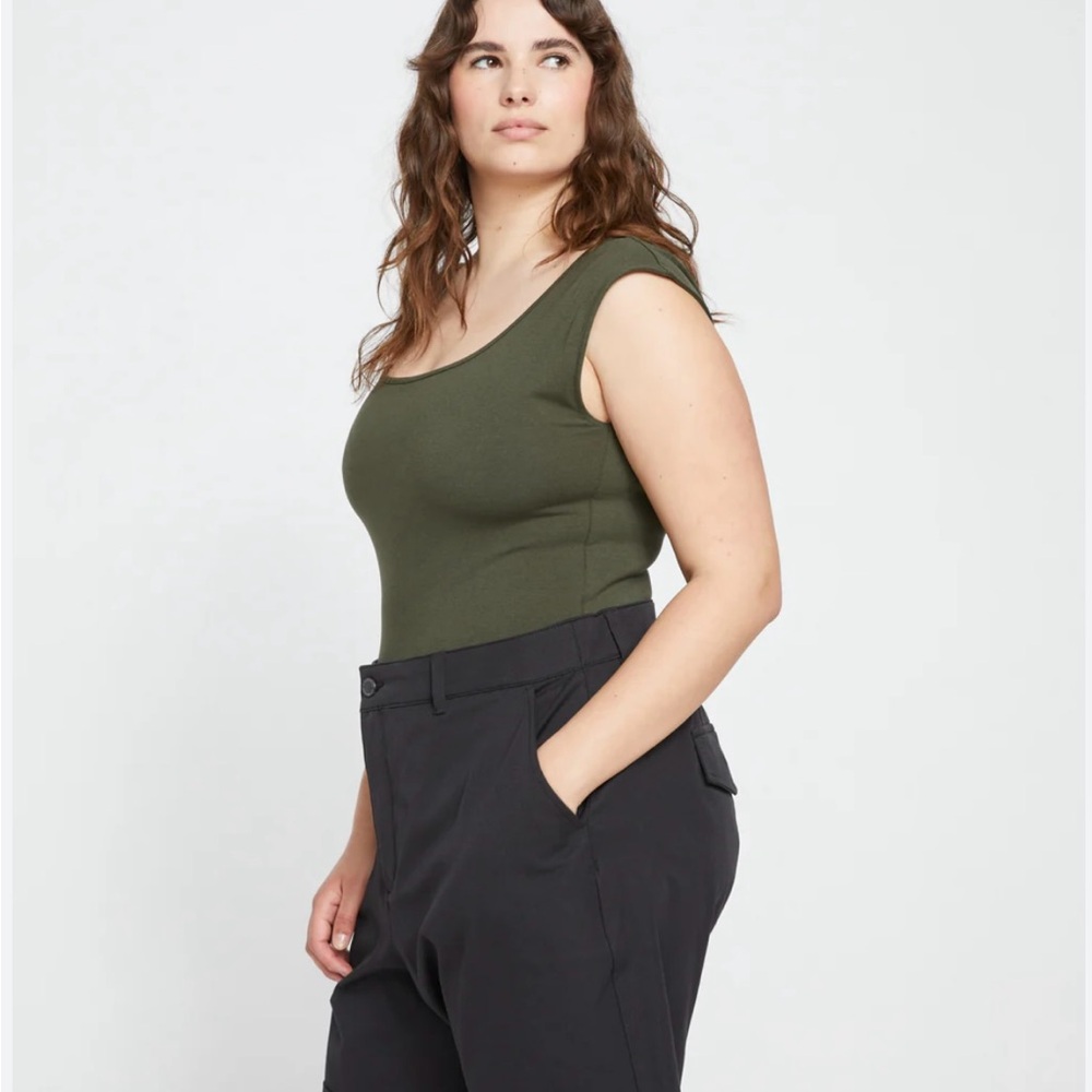 Universal Standard Casual Stretch Twill Shorts IN OLIVE